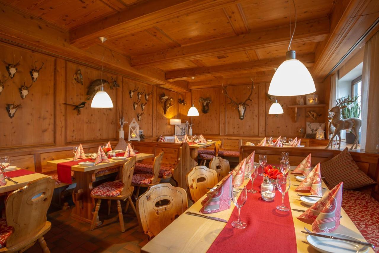 Landidyll Hotel Zum Alten Schloss Kirchensittenbach Bagian luar foto