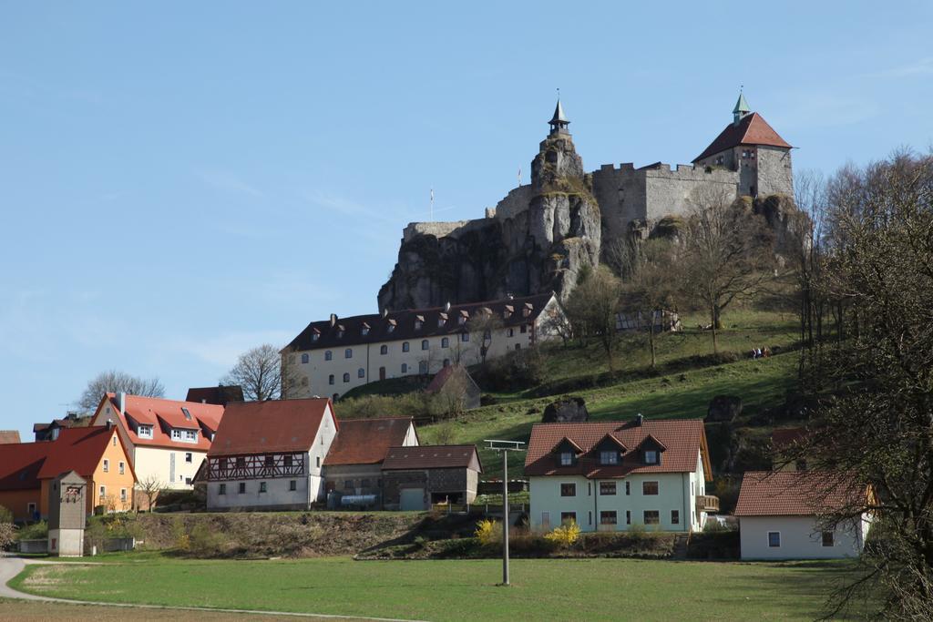 Landidyll Hotel Zum Alten Schloss Kirchensittenbach Bagian luar foto